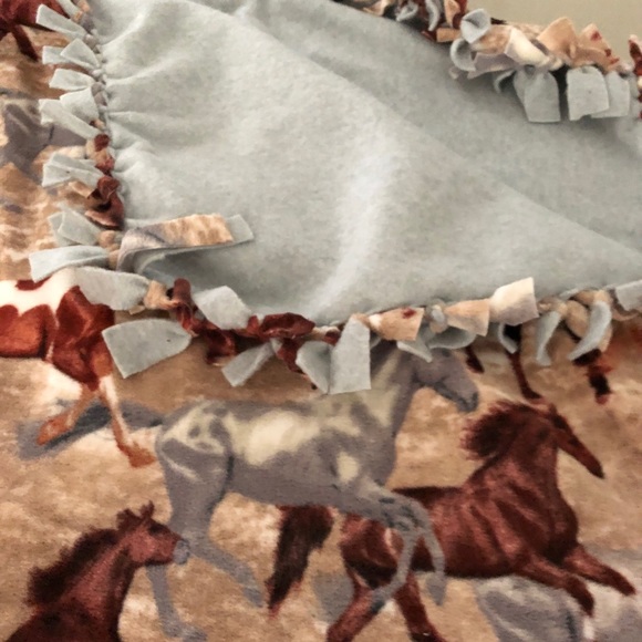 Beautiful Tie Blanket - Picture 4 of 6